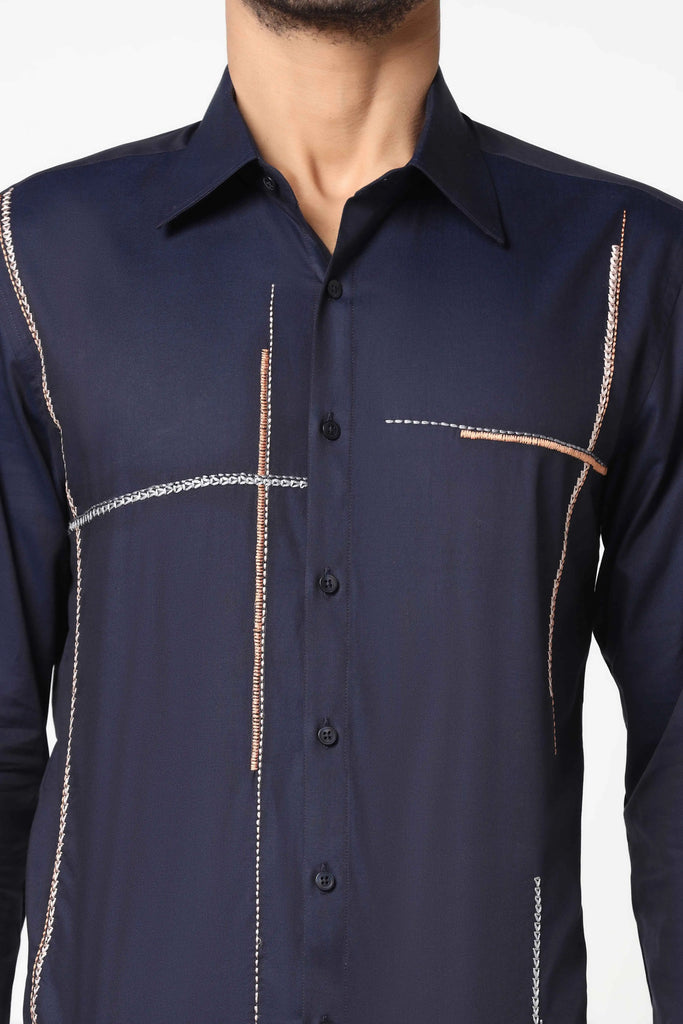 Experience luxury in our designer shirt crafted from 100% Giza cotton. Contrasting detailing across the body adds a touch of sophistication.