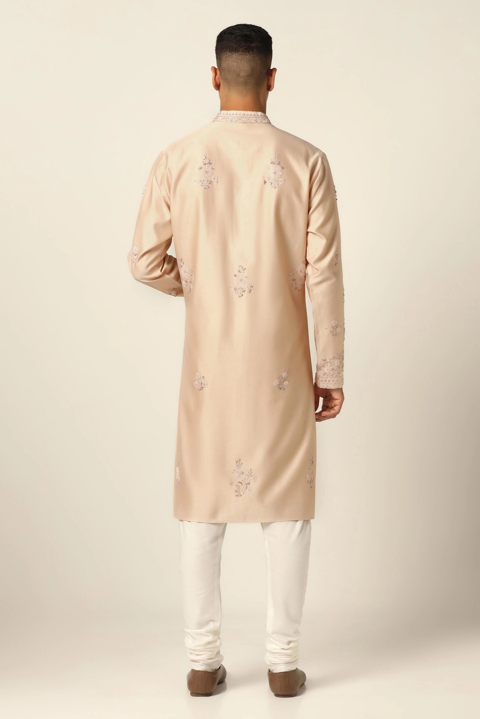 Elegance meets comfort in this Chanderi silk kurta pajama set. Shop Now!