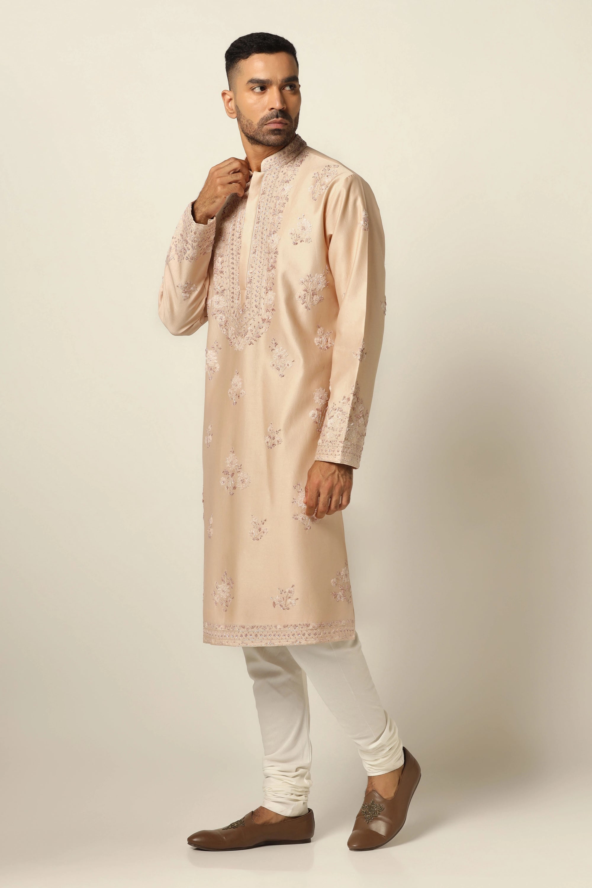 Elegance meets comfort in this Chanderi silk kurta pajama set. Shop Now!