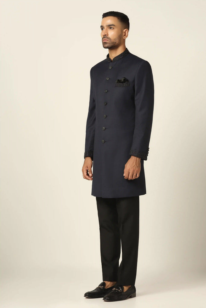 Exuding elegance, our Indo-western set features machine embroidery on the collar and sleeves for a refined look.