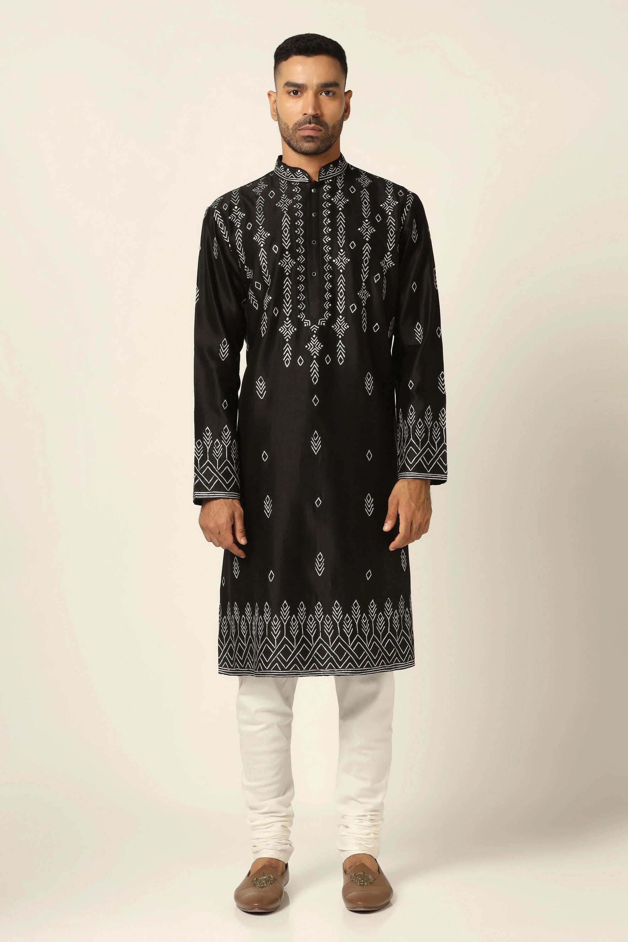 Elevate your ethnic look with this Chanderi silk kurta pajama set. Shop Now!