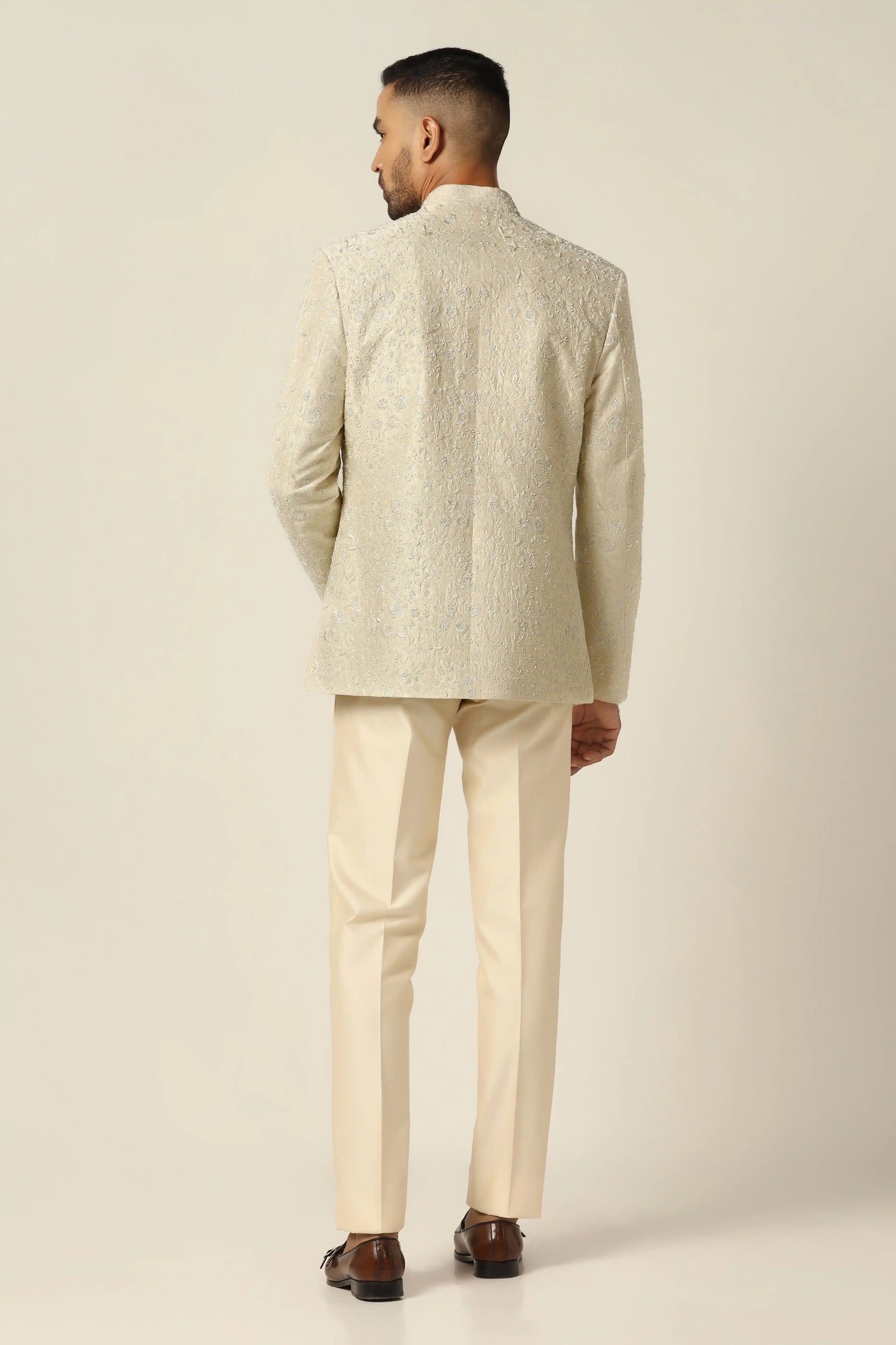 Discover the White Embroidered Bandhgala Suit at Brahaan Store. Shop Now!