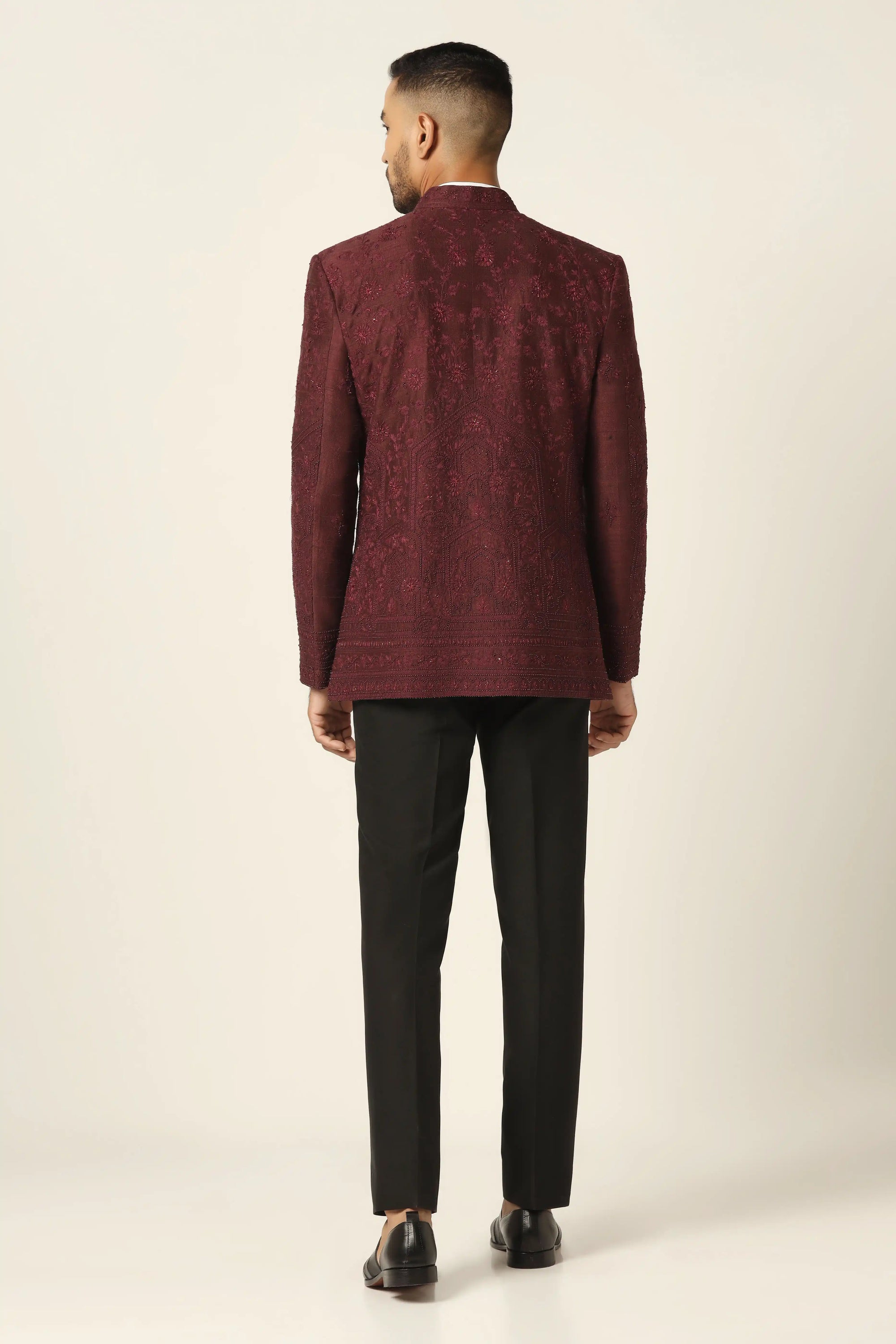 The Maroon Embroidered Bandhgala combines elegance and tradition, perfect for any occasion. Buy now!