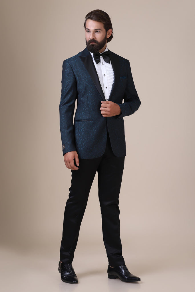 Indulge in luxury with our Zignoni wool Tuxedo. Notched lapel, single button closure. Complemented by navy trousers for a refined ensemble.