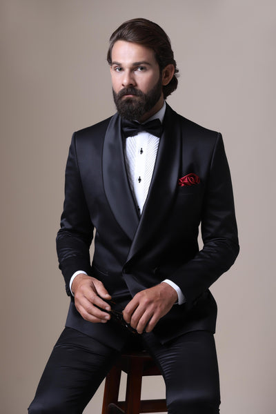 Dress with timeless elegance in our double-breasted Tuxedo. Shawl collar, single button closure. Crafted from satin fabric for a refined ensemble.