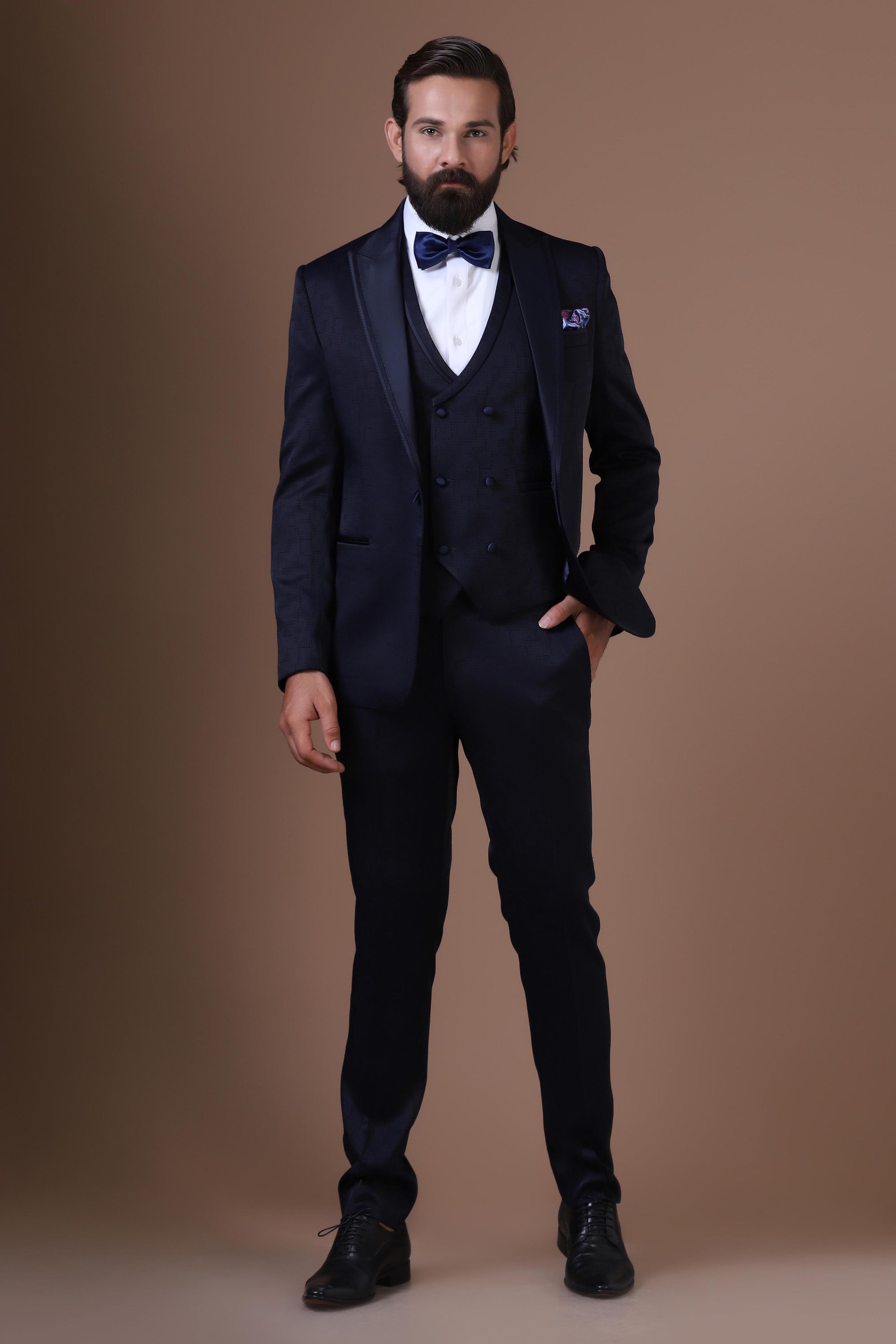 This 3-Piece tuxedo comes with a notched lapel and a single button closure. Shop Now!