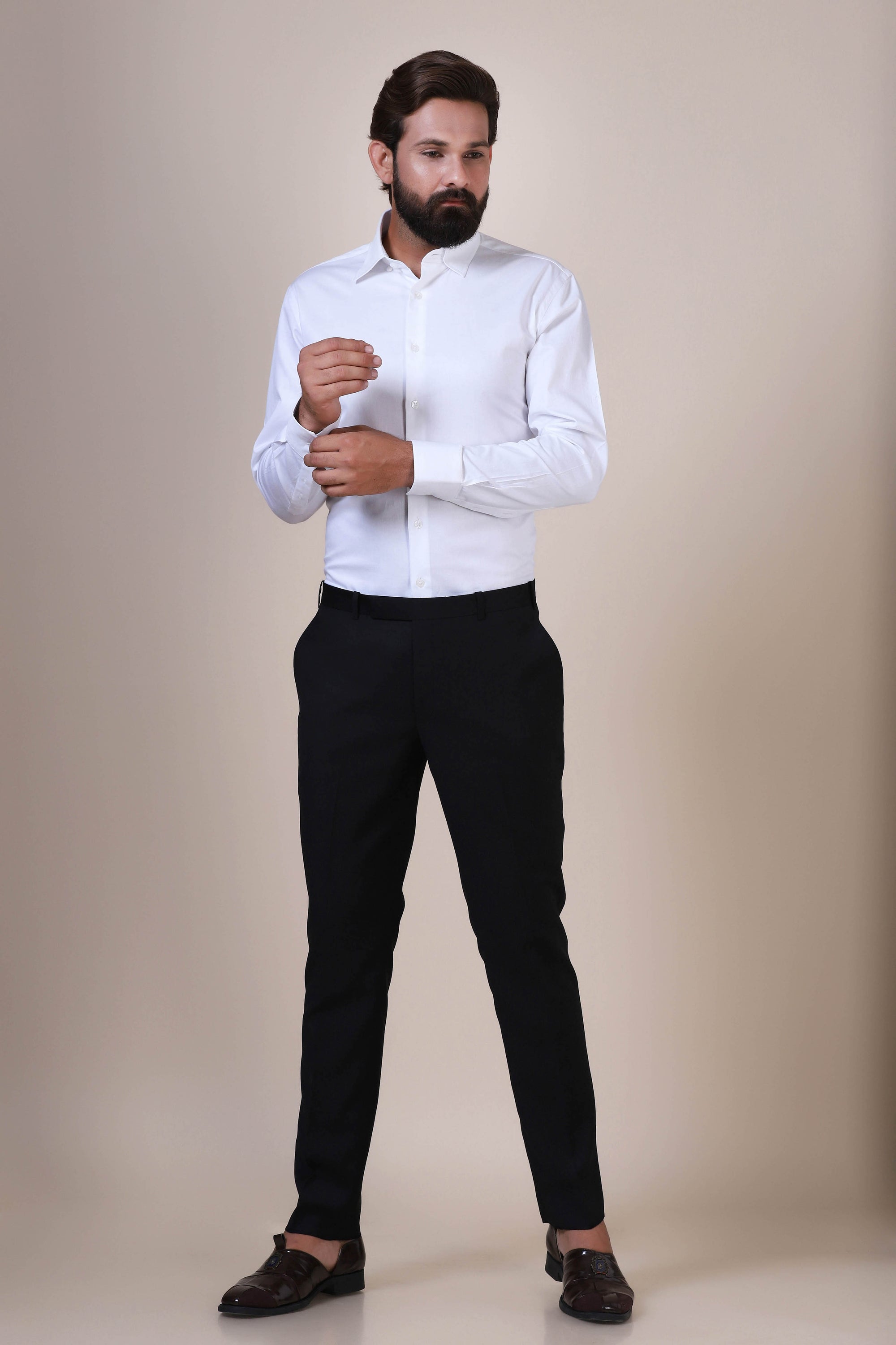 Discover the perfect beige shirt for men, versatile and stylish. Shop now!